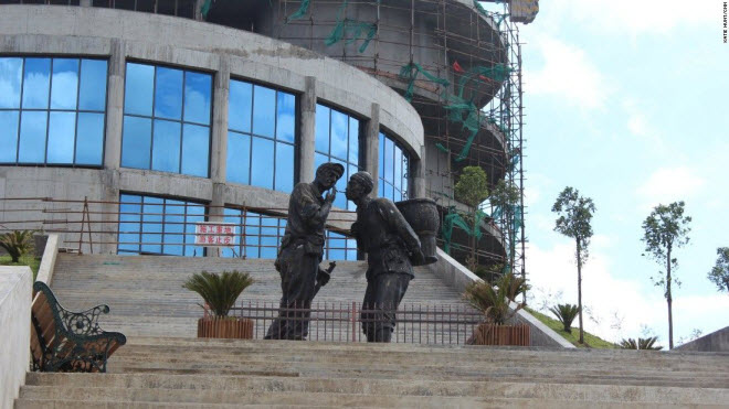 Sợ "bắn tim" lướt xe trên cung đường 24 khúc cua “tử thần” - 9