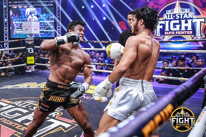 Nóng: &#34;Thánh Muay&#34; Buakaw 161 giây đấm gục nhà vô địch châu Âu - 3