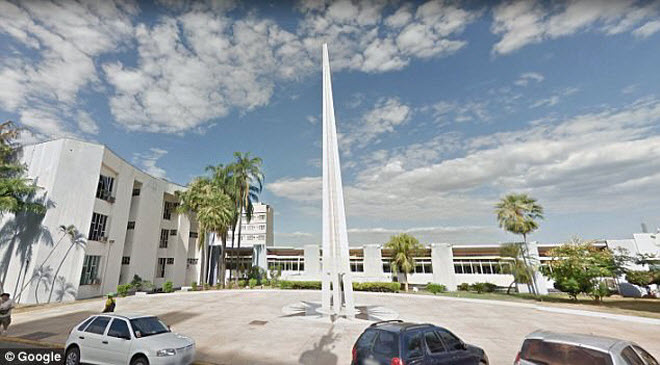 Những địa điểm du lịch nổi tiếng đang “lừa” du khách - 3