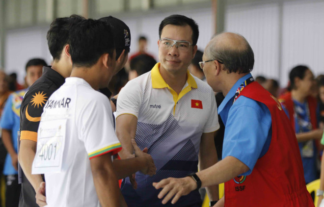 HCV Olympic Hoàng Xuân Vinh thất bại khó tin, né tránh báo chí - 10