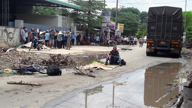 Dập nát đôi chân sau va chạm, nam sinh khóc gào trong đau đớn - 3