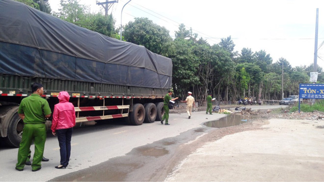 Dập nát đôi chân sau va chạm, nam sinh khóc gào trong đau đớn - 4