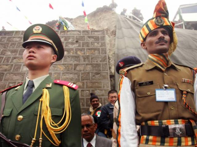 Báo Nhật: Trung Quốc - Ấn Độ khó lòng thoát 'cảnh binh đao'