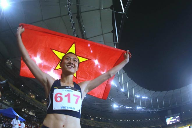 Nữ hoàng tốc độ Tú Chinh: &#34;Xé gió&#34; 2 ngày 2 HCV 100m, 200m danh giá - 1