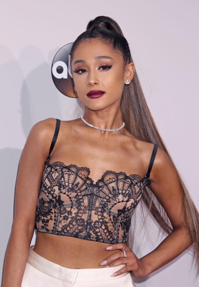 Cục Nghệ thuật Biểu diễn nói về tin Ariana Grande bị cấm diễn vì trang phục phản cảm - 1