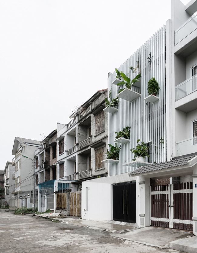 Mới đây, tạp chí kiến trúc hàng đầu thế giới ArchDaily đã đăng tải và dành nhiều lời khen cho một ngôi nhà ở Hà Nội.