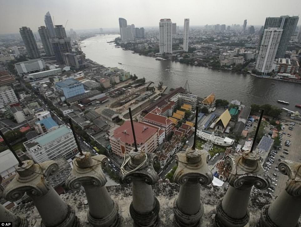 Lạnh gáy với “Tòa tháp ma” chọc trời giữa lòng Bangkok - 5