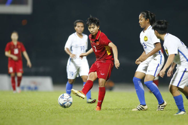 Đội tuyển nữ Việt Nam vỡ òa ăn mừng lập kỉ lục HCV SEA Games - 1