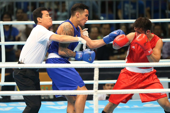 Làng SEA Games thán phục: Võ sỹ ra chiêu độc, trọng tài hết xử ép - 1