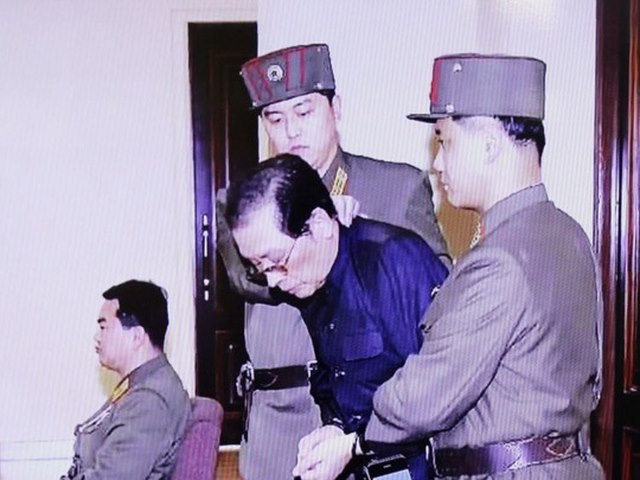 Người thân ông Kim Jong-un bị xử tử vì âm mưu đảo chính liên quan TQ? - 1