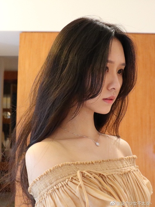 Cô gái 25 tuổi kiếm được 100 tỷ nhờ nghề "giao lưu" - 5