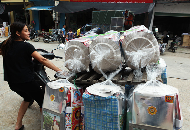 &#34;Xế hộp, iphone&#34; ế ẩm, thời trang địa phủ thăng hoa tháng &#34;cô hồn&#34; - 9