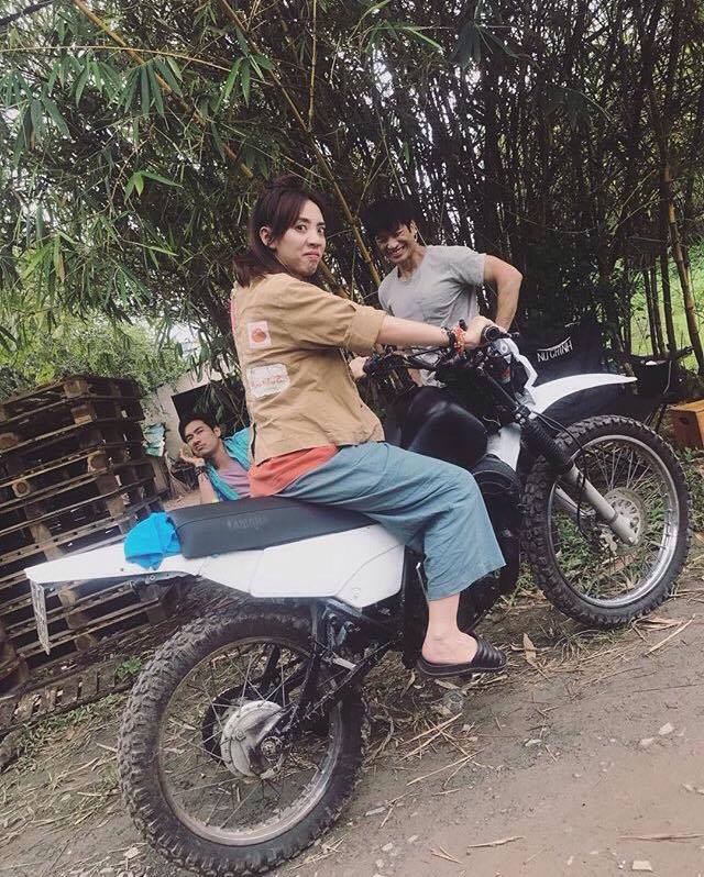 Tình cũ Công Phượng khoe eo thon, dáng chuẩn - 15