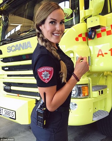 Nữ lính cứu hỏa Na Uy nổi tiếng vì quá xinh đẹp và gợi cảm - 1