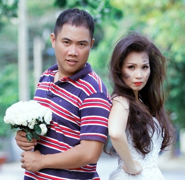 Chồng Cẩm Ly là nhạc sĩ Minh Vy. Ông xã luôn đứng đằng sau hỗ trợ đắc lực cho sự nghiệp của cô.