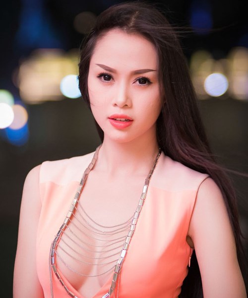 Người đẹp cảnh nóng trong phim &#34;Quyên&#34; sexy nhờ bơm ngực - 6