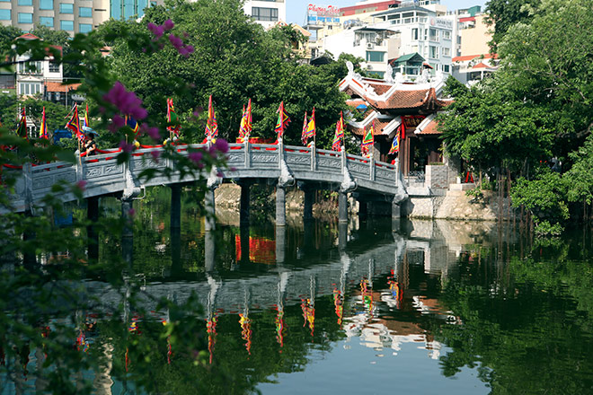 Bất ngờ trước vẻ đẹp của ngôi đền được phục dựng từ quán giải khát - 11