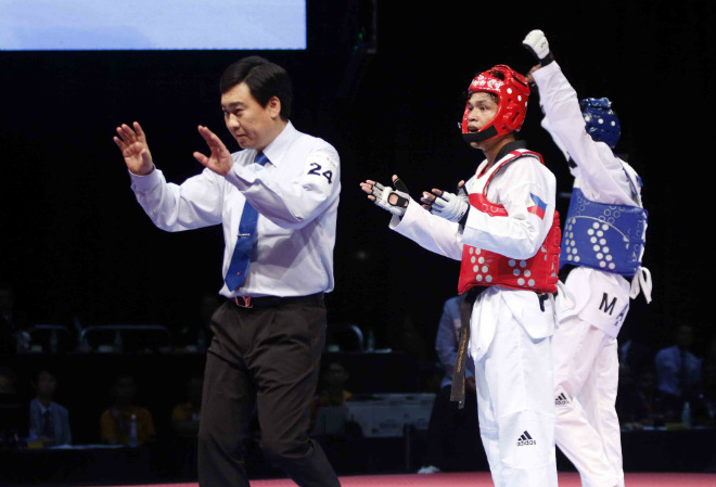 Lại chuyện hài SEA Games: Trọng tài thiên vị lố, kẻ thua cuộc “cạn lời” - 2