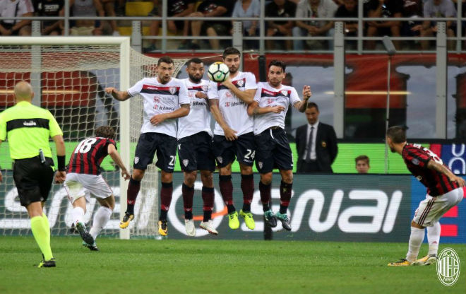 AC Milan - Cagliari: &#34;Vỡ òa cảm xúc&#34; vì tuyệt phẩm - 1