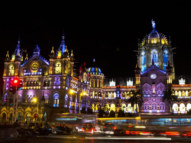 Mumbai, Ấn Độ: Diwali là lễ hội ánh sáng của những người theo đạo Hindu và được tổ chức vào mùa thu hằng năm. Hãy tới thành phố Mumbai để trải nghiệm lễ hội này vào ngày 18 và 19.10 tới.