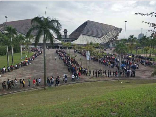 Chung kết SEA Games: Hàng vạn fan Malaysia &#34;phát điên&#34; vì vé - 8