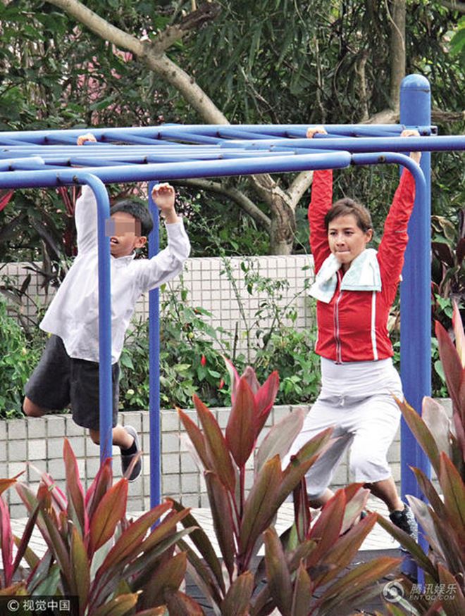 Sốc với nhan sắc xuống dốc của nữ thần phim 18+ - 3