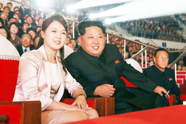 Tình báo Hàn Quốc: Vợ Kim Jong-un sinh con lần thứ 3 - 1