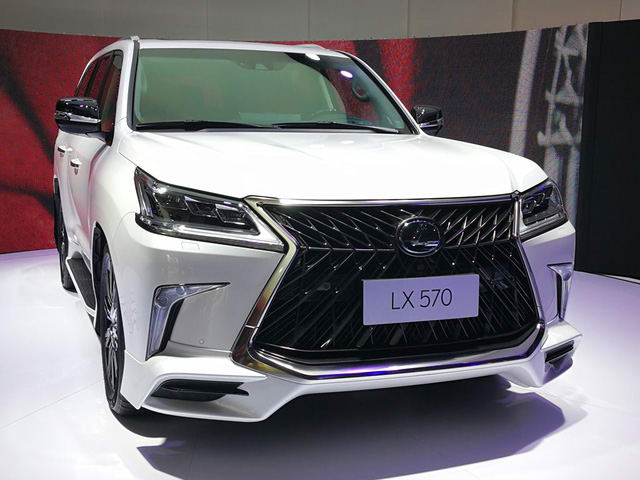 Lexus LX570 Superior giá lên đến 5 tỷ đồng ở Trung Quốc - 1