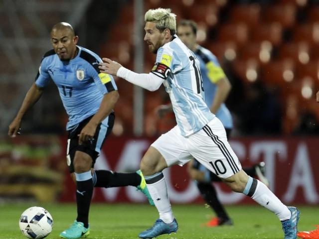 ĐT Argentina lâm nguy: Messi trở lại, quyết sắm vai “Thần hộ mệnh”