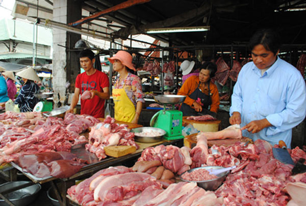 Giá thịt lợn tăng mạnh trở lại, kéo CPI tháng 8 tăng 0,92% - 1