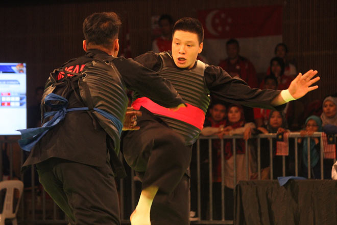 Võ đài Pencak Silat “nóng rực”: Người đẹp tỏa sáng, nam võ sỹ thắng kỳ lạ - 11