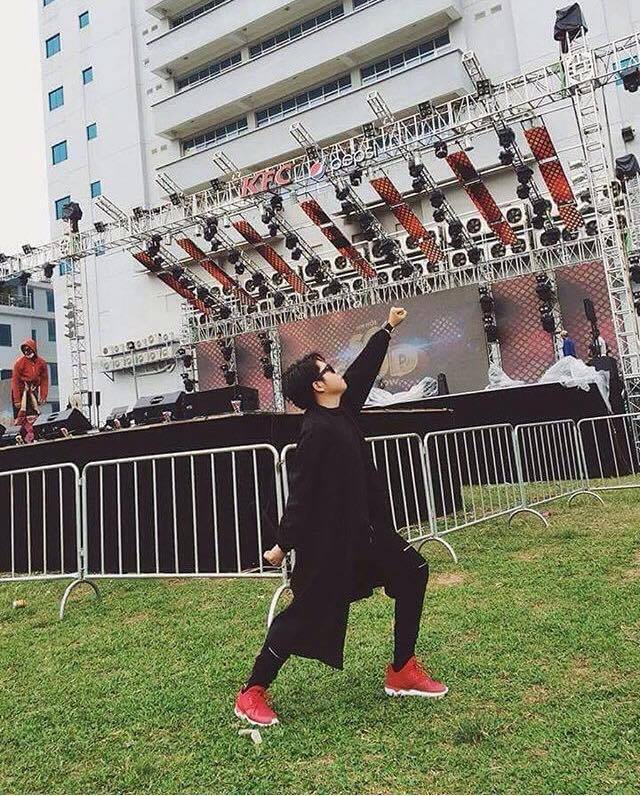 Tình cũ Lương Bằng Quang khoe ảnh trên giường quá nóng bỏng - 1