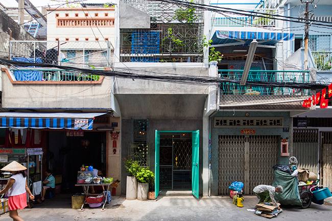 Ngôi nhà này nằm trong một ngõ nhỏ ở Thành phố Hồ Chí Minh.
