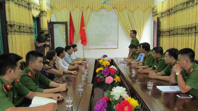 Nóng 24h qua: Cụ ông lý giải việc giành giật xe cá viên chiên với cán bộ dẹp vỉa hè - 4