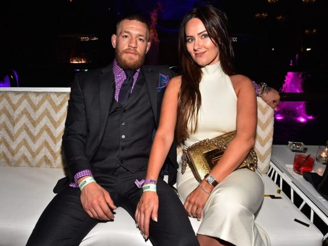 Bóng hồng khiến 'Gã hề' McGregor trở thành kẻ tình si