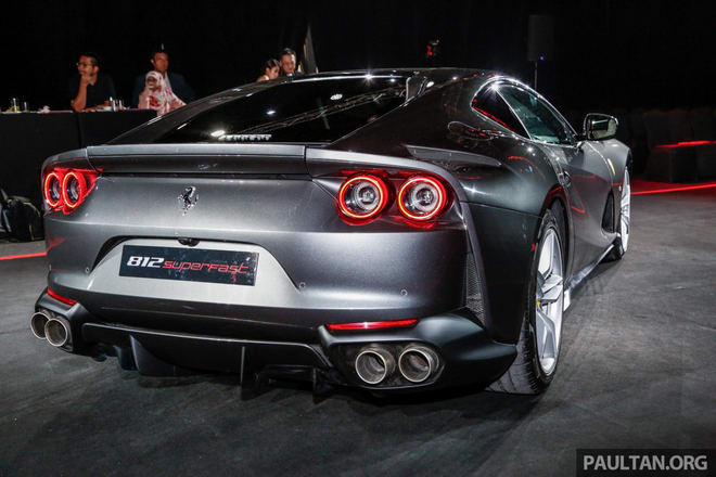 Ferrari 812 Superfast giá chưa thuế "chỉ" 8,38 tỷ đồng - 3