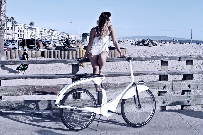 Xe đạp điện Vispa eBike được thiết kế bởi Luca Lazzini với nét hoài cổ kết hợp cùng công nghệ hiện đại, đem lại hơi thở mới cho thương hiệu xe Piaggio.