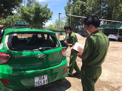 Hé lộ nguyên nhân vụ nổ súng bắn 3 người đi taxi nhập viện - 2