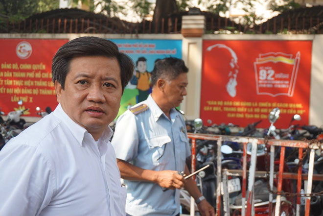 Nóng 24h qua: Dân vạ vật trên cao tốc đến rạng sáng 2.9 vẫn không bắt nổi xe về quê - 2