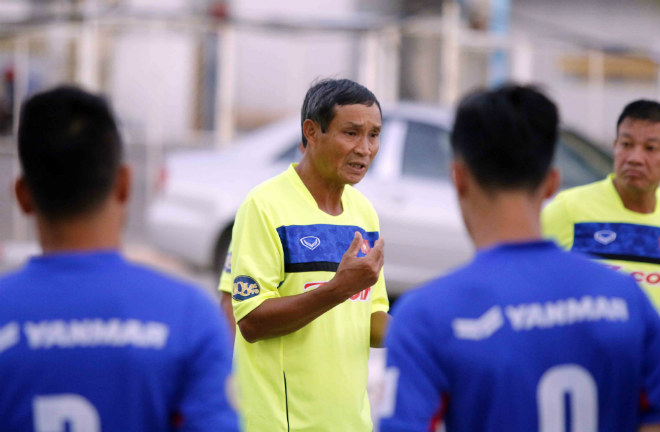 Đội tuyển Việt Nam đến Campuchia: Minh Long - Xuân Trường học làm Ánh Viên - 1