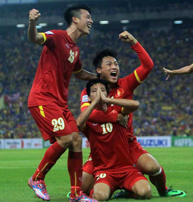 Tân HLV trưởng đội tuyển Việt Nam Mai Đức Chung: “Các cầu thủ trẻ đã hết sốc!” - 1