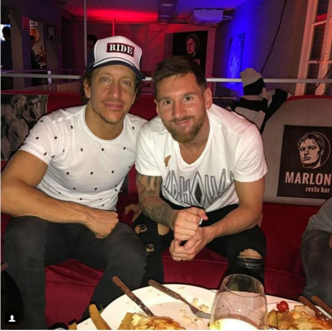 Messi: Chặn Ozil đến Barca, bình thản ăn hàng trước “sóng dữ” - 3