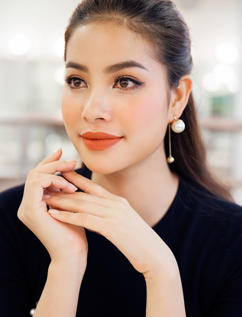 Lông mày sâu róm: Mốt mới khiến sao Việt mê mệt chạy theo - 2