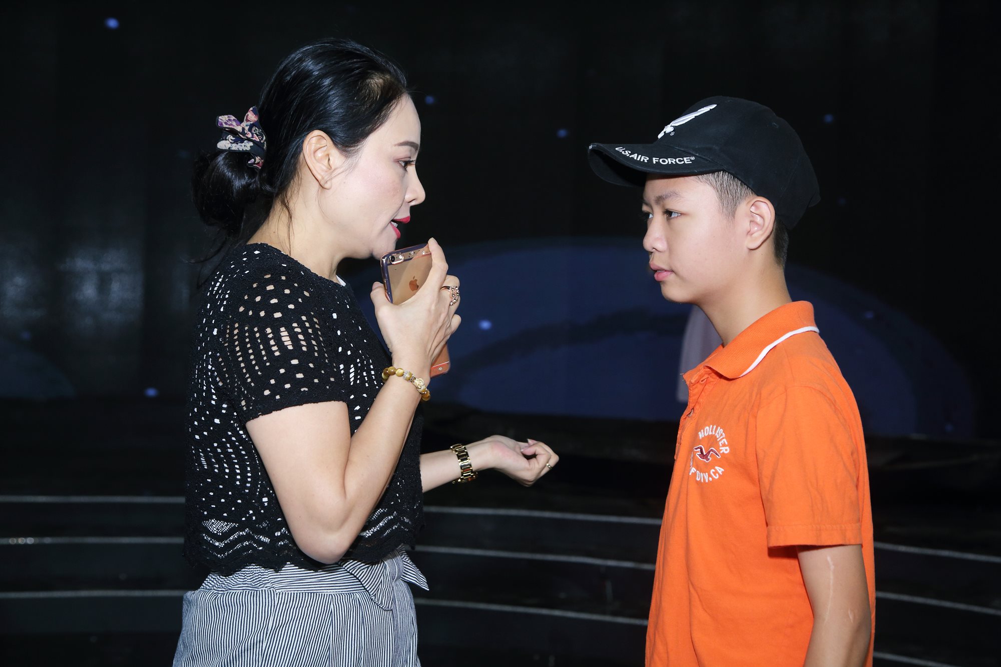 Con trai ca sĩ Đông Đào thân cha nuôi hơn vì mẹ quá hà khắc - 2