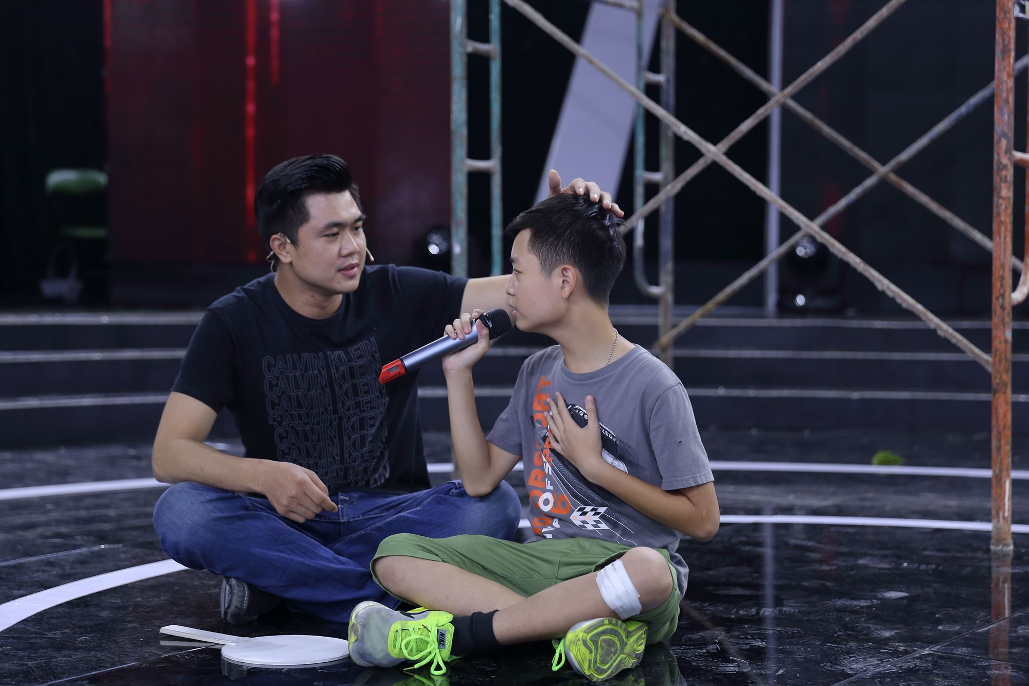 Con trai ca sĩ Đông Đào thân cha nuôi hơn vì mẹ quá hà khắc - 3