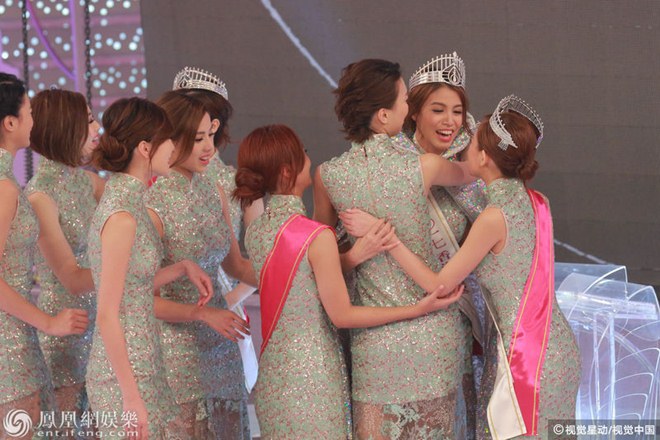 Ứng xử kém người đẹp vẫn đăng quang Hoa hậu Hong Kong - 1