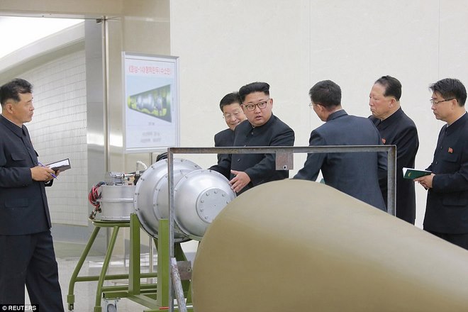 Kim Jong-un tuyên bố “đã bắn là Hàn Quốc chết” - 1