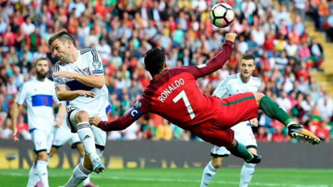 Cuộc đua vĩ đại nhất: Pele thách Ronaldo phá kỉ lục 1283 bàn thắng - 1
