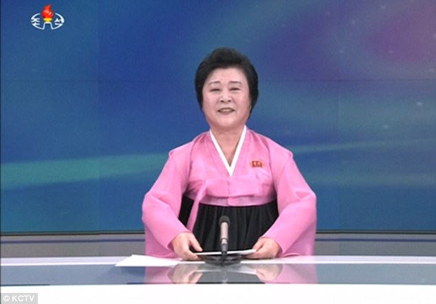Nữ MC Triều Tiên chuyên đọc tin khiến Mỹ-Hàn &#34;run rẩy&#34; - 1
