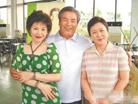 Phiên bản "Vi Tiểu Bảo" ngoài đời thực khốn khổ vì nuôi 6 bà vợ - 2